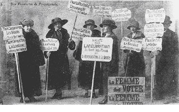 Photographie de suffragettes manifestant