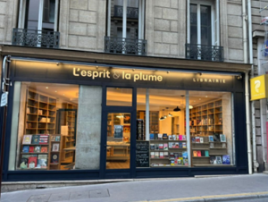 Photo de la vitrine de la nouvelle librairie rue de Clichy