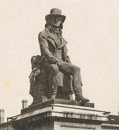 Statue en bronze du sculpteur Hebert, à Annonay