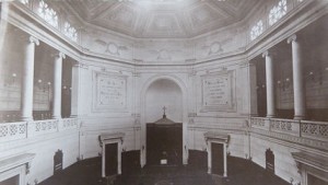 carte postale de l'intérieur du temple,