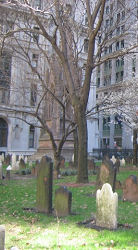 pPhoto de la tombe d'Elie Neau 